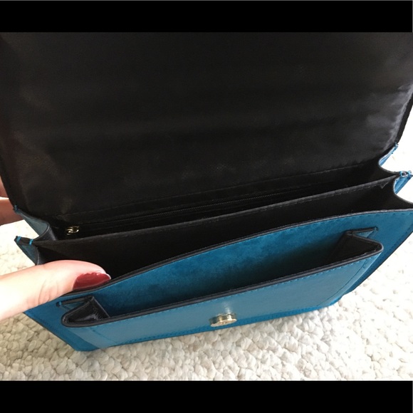 Blue crossbody purse - Picture 9 of 9